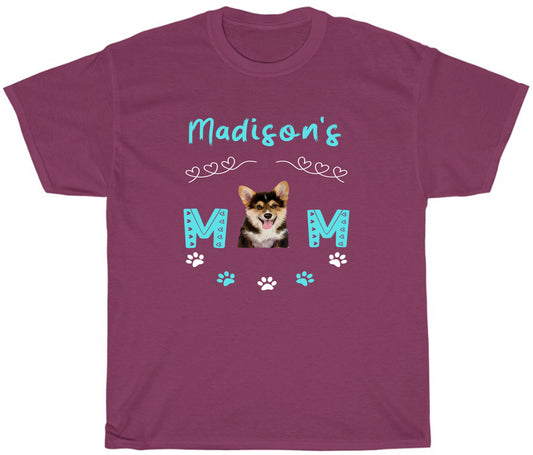 Personalized Mom's Dog Cat Pets Paw Print T-shirt